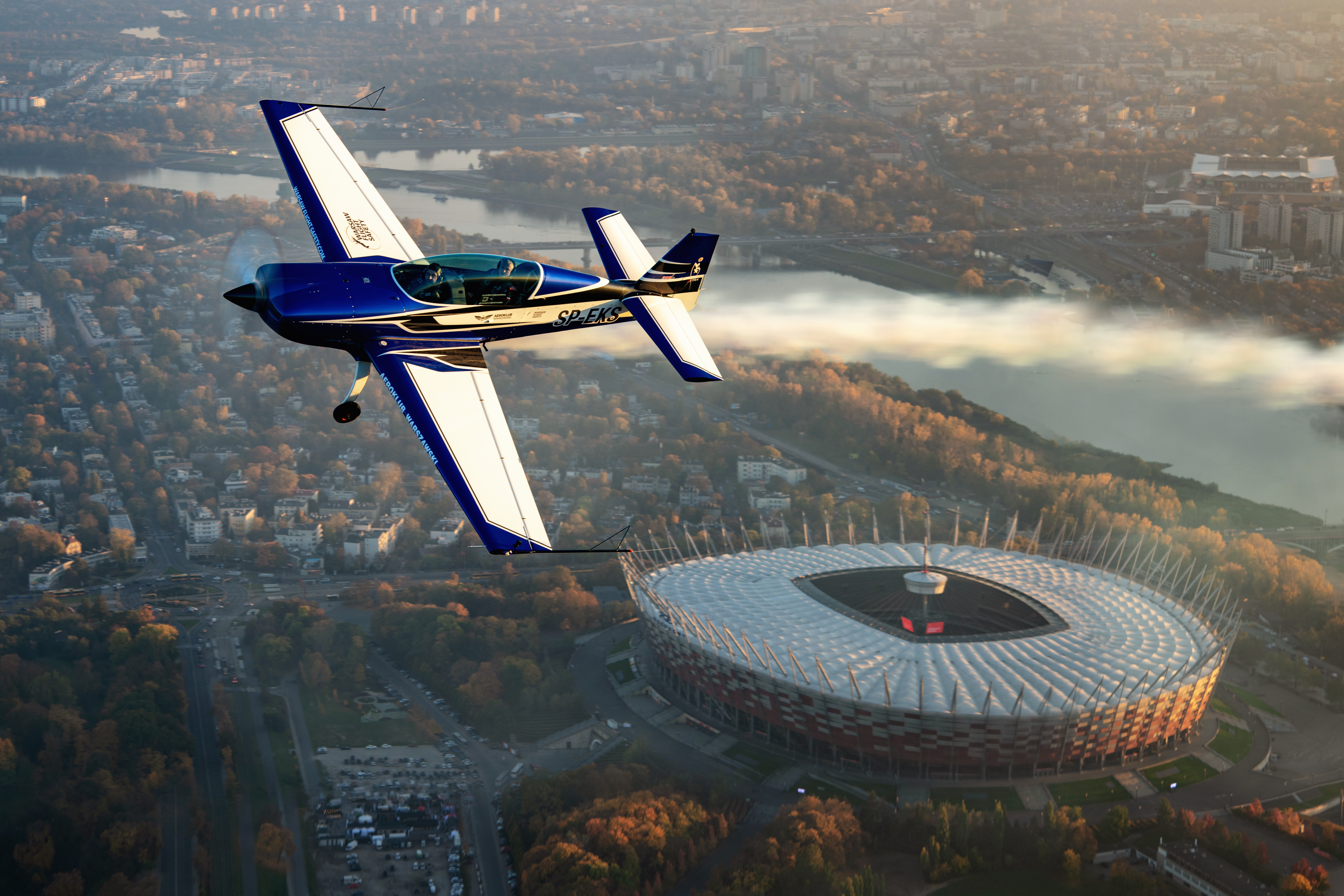 Extra 300L w locie