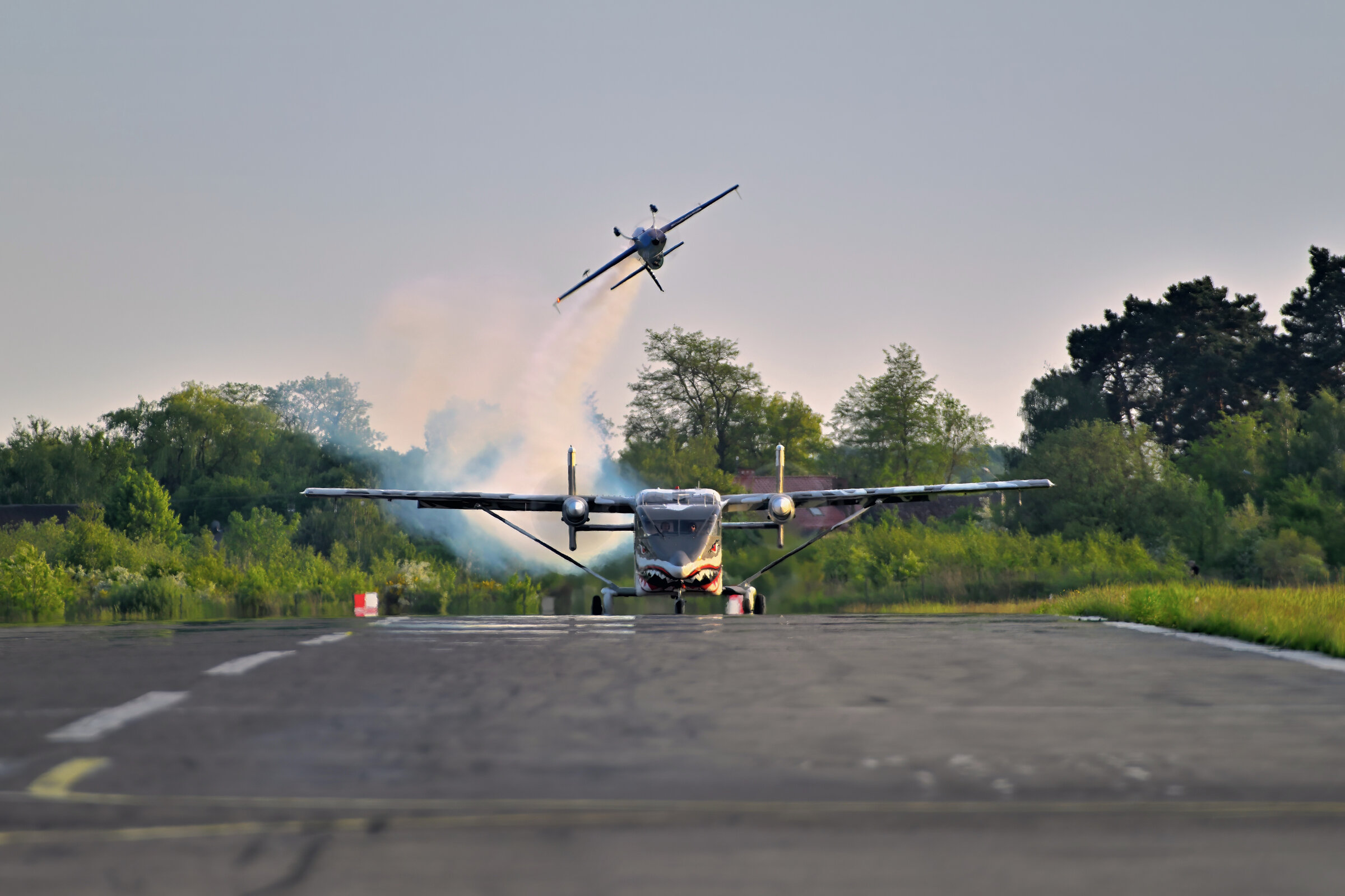 Akrobacyjny Extra 300L SP-EKS z bliska