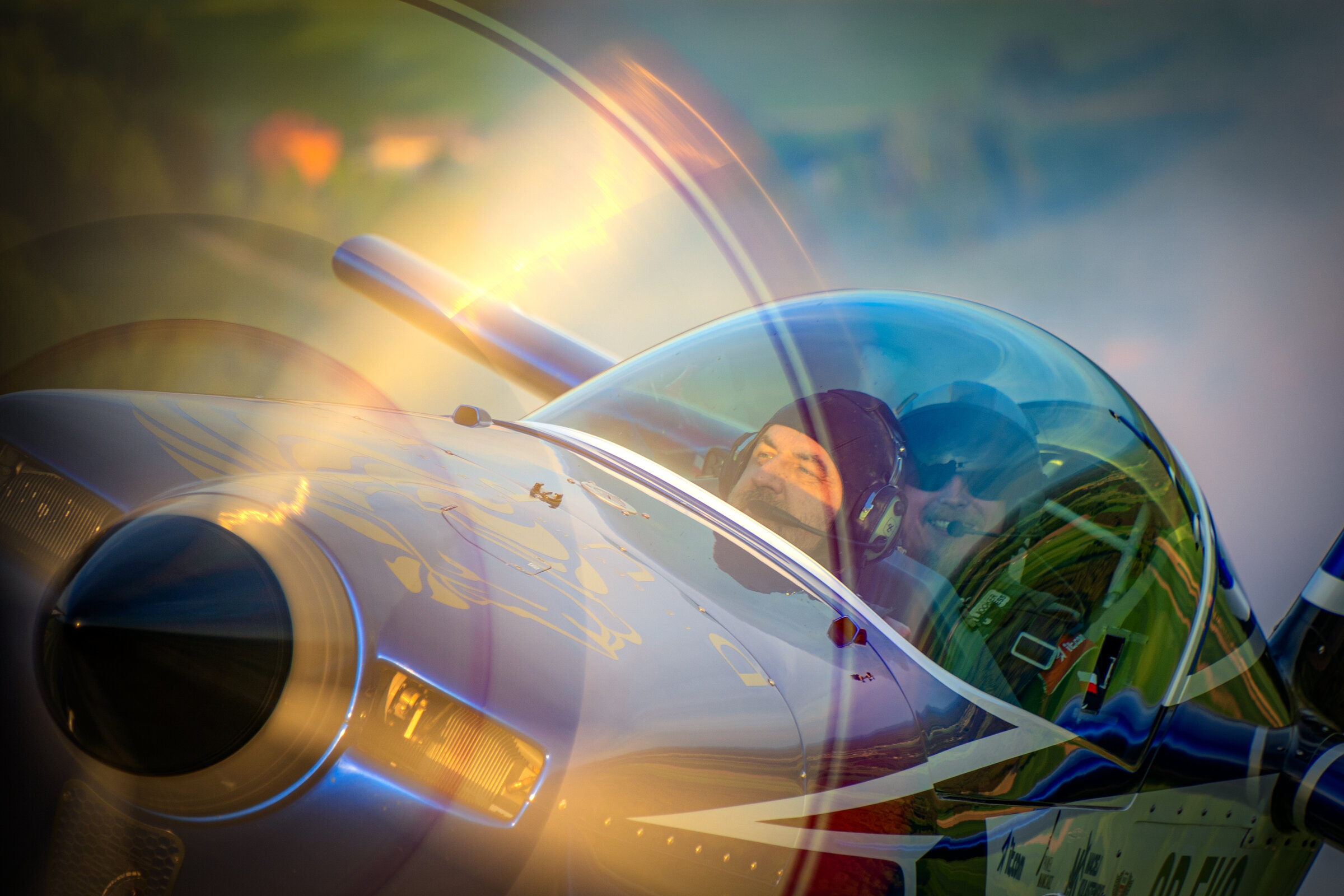 Extra 300L SP-EKS na pokazie lotniczym ATAM