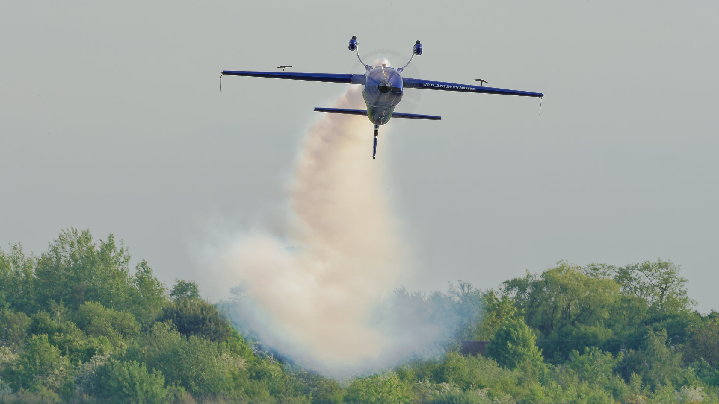 Akrobacyjny Extra 300L SP-EKS z bliska