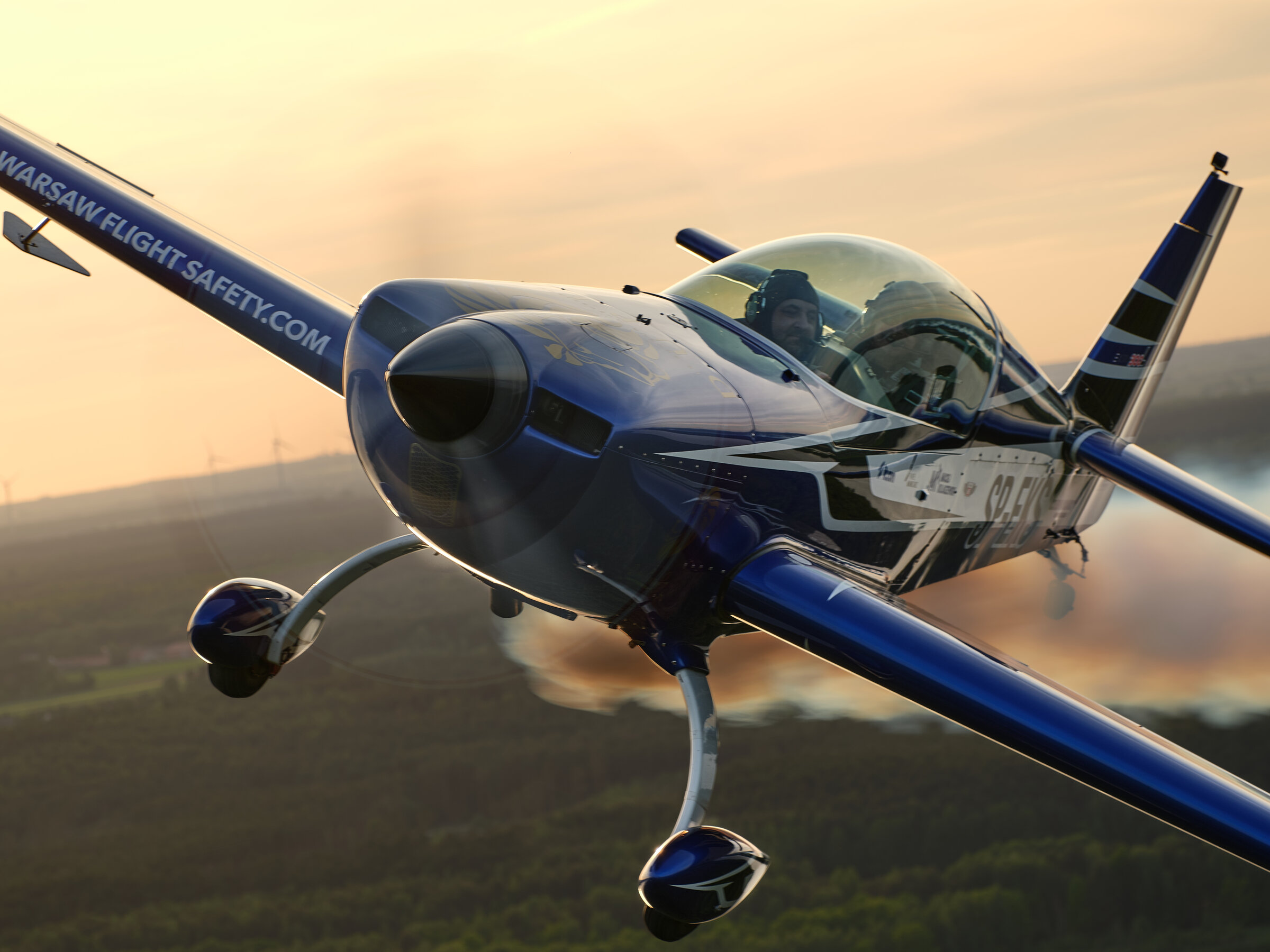 Akrobacja Extra 300L SP-EKS w powietrzu