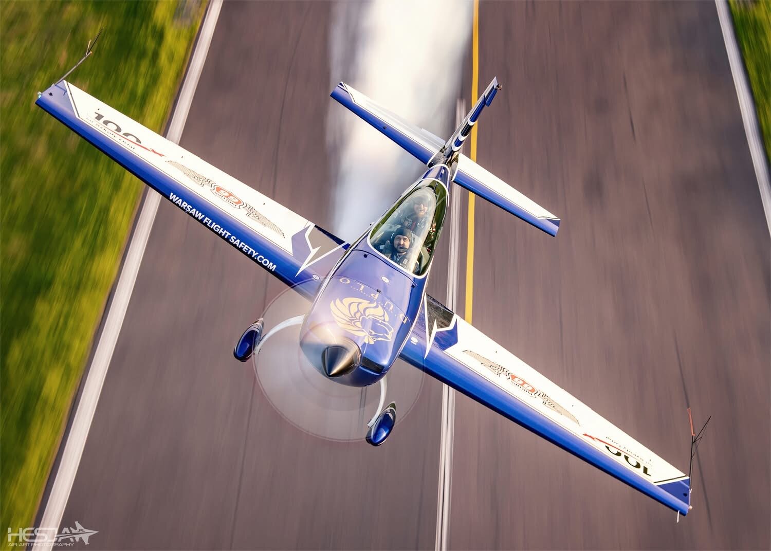 SP-EKS z góry w zakręcie nad lotniskiem