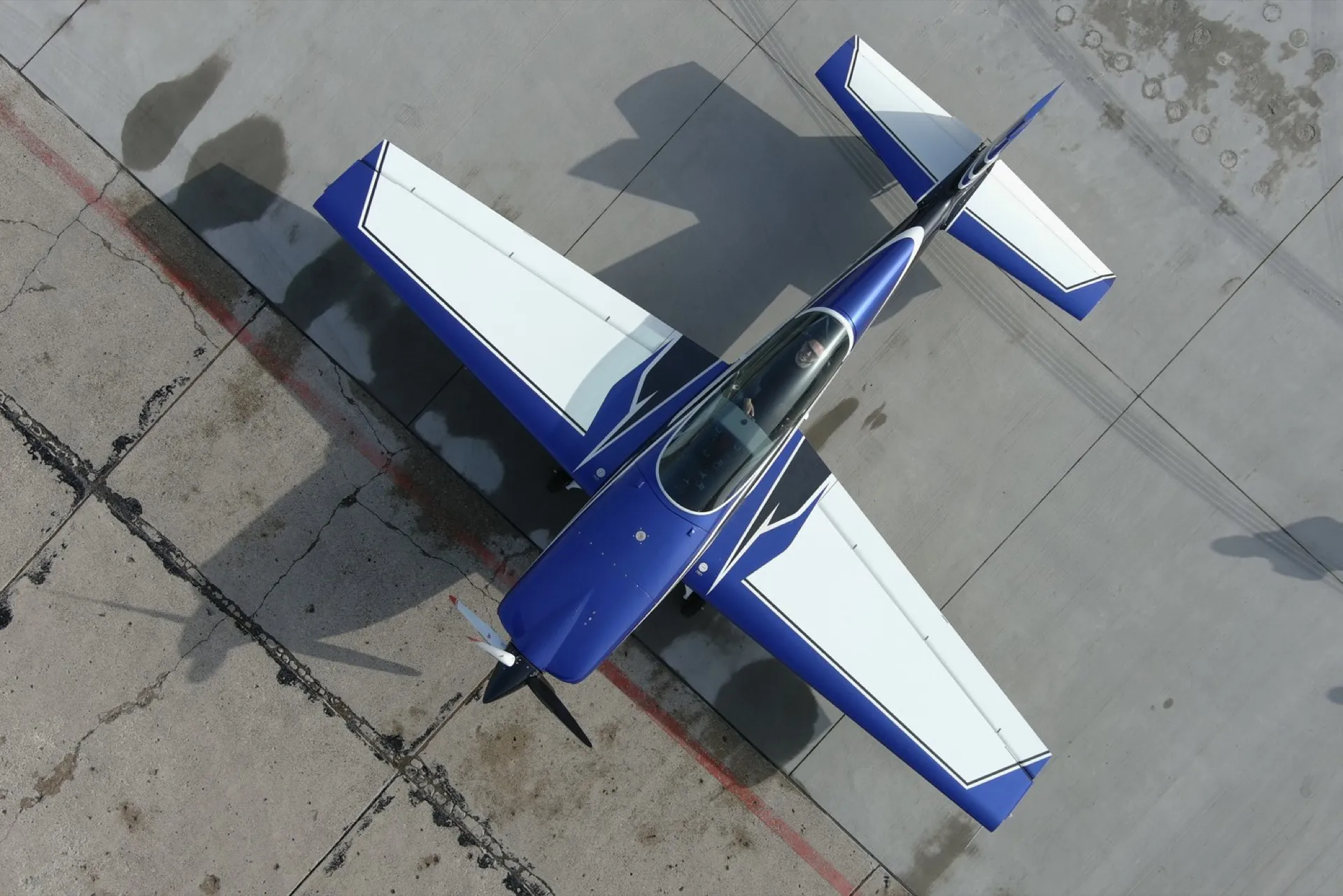 Extra 300L SP-EKS, widok z góry